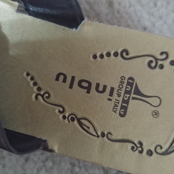 NWOT Special Embroidered Flat slip on Sandals - Picture 8 of 8